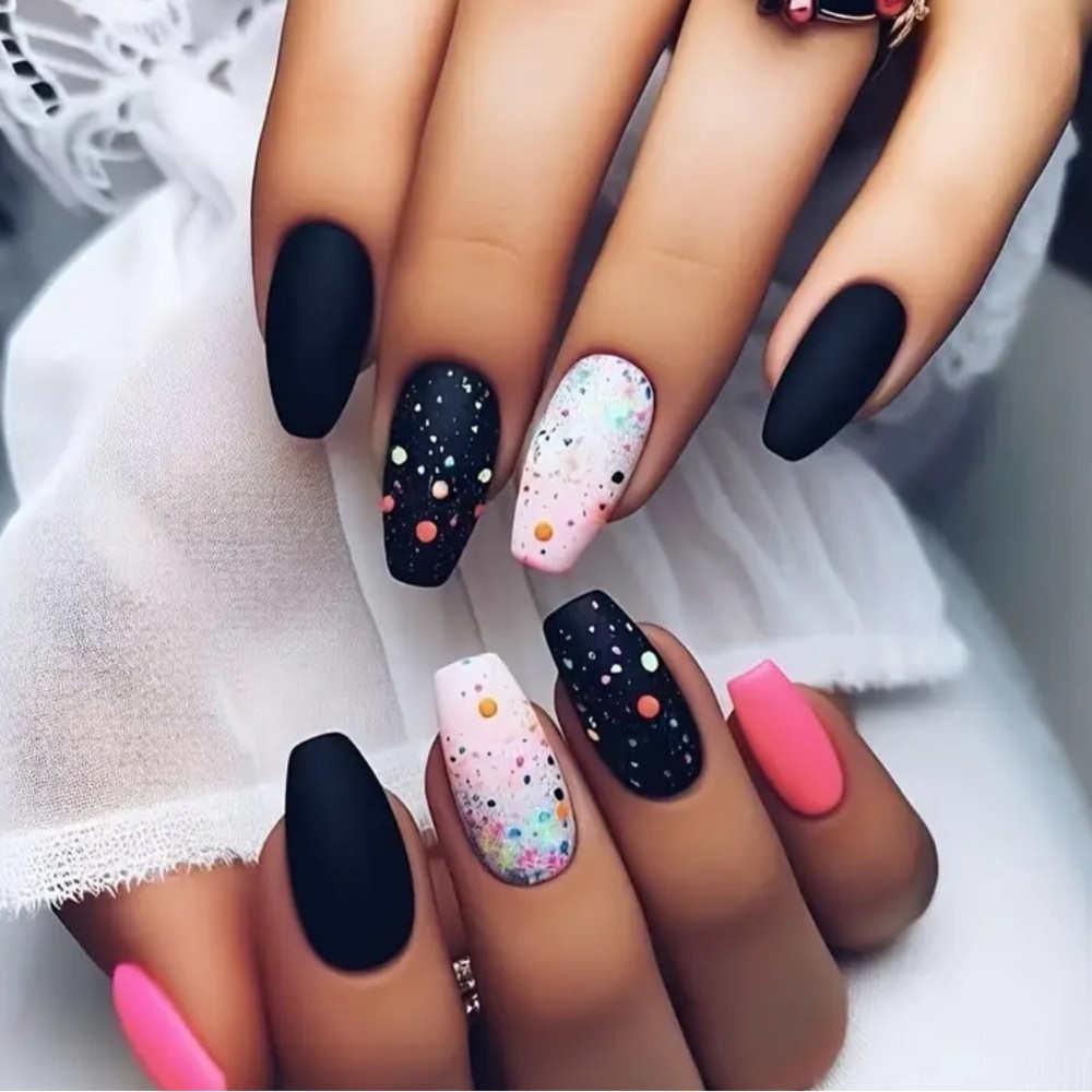 Black and Pink Press-On Nails with Matte Finish